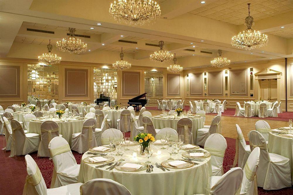 Sheraton Framingham Hotel & Conference Center Ресторан фото