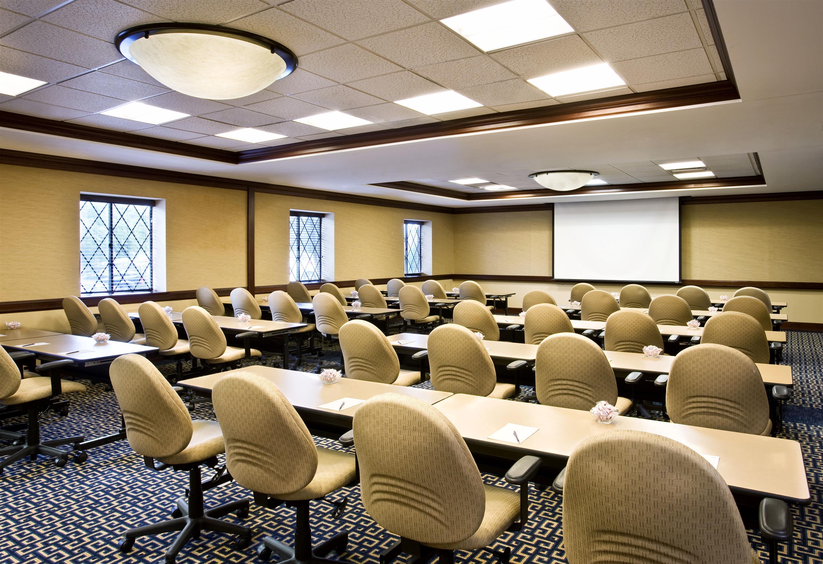 Sheraton Framingham Hotel & Conference Center Экстерьер фото