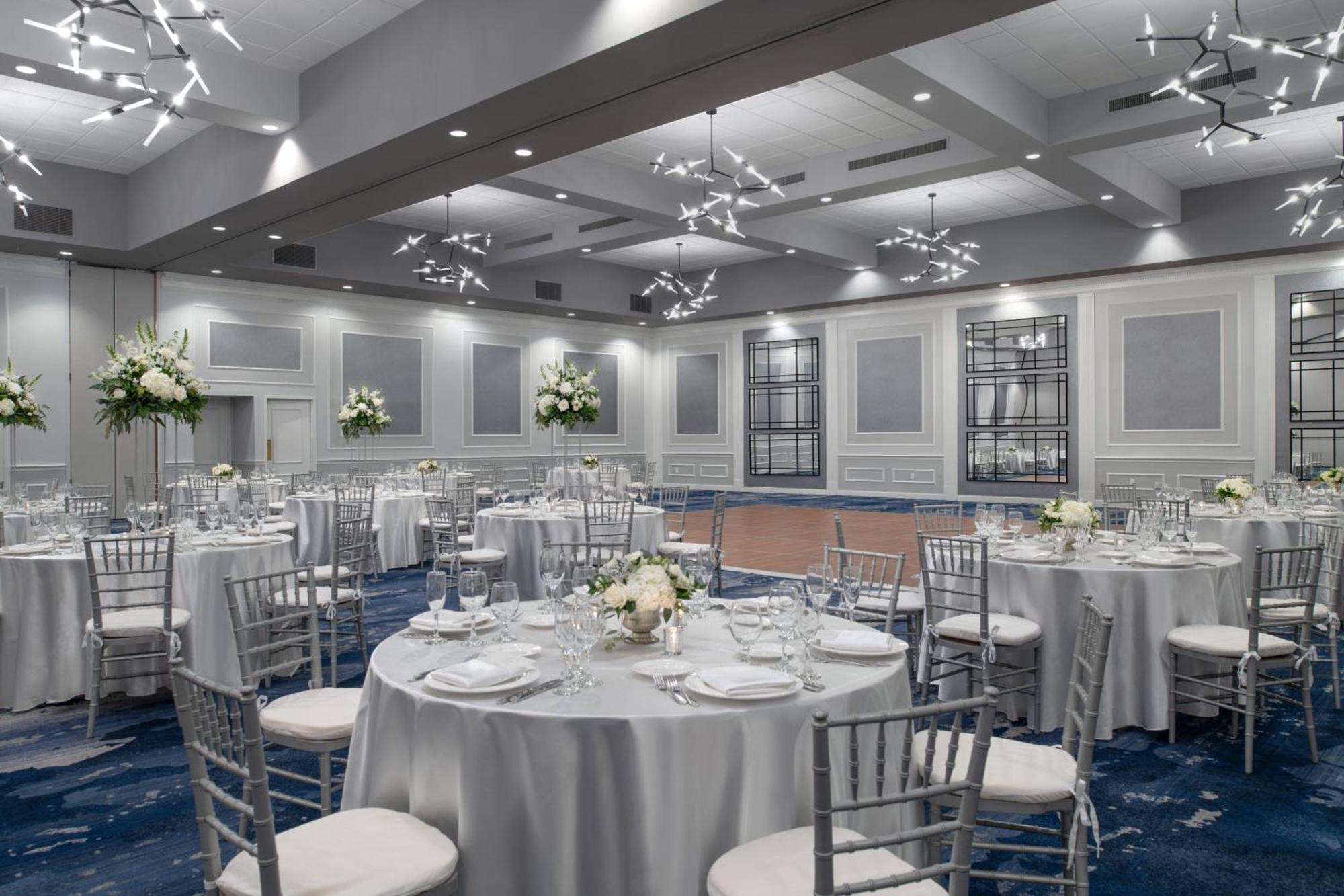 Sheraton Framingham Hotel & Conference Center Экстерьер фото