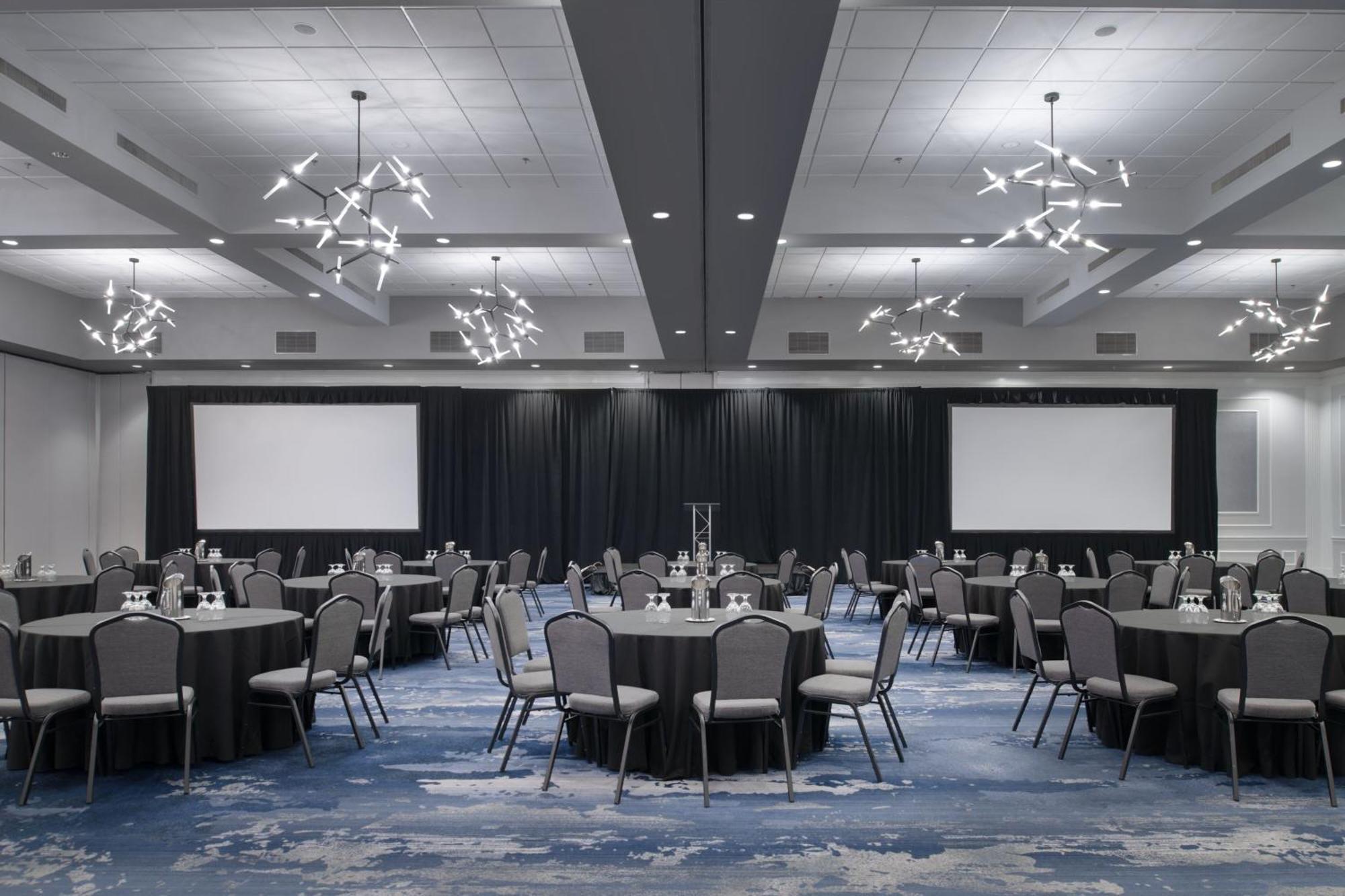 Sheraton Framingham Hotel & Conference Center Экстерьер фото