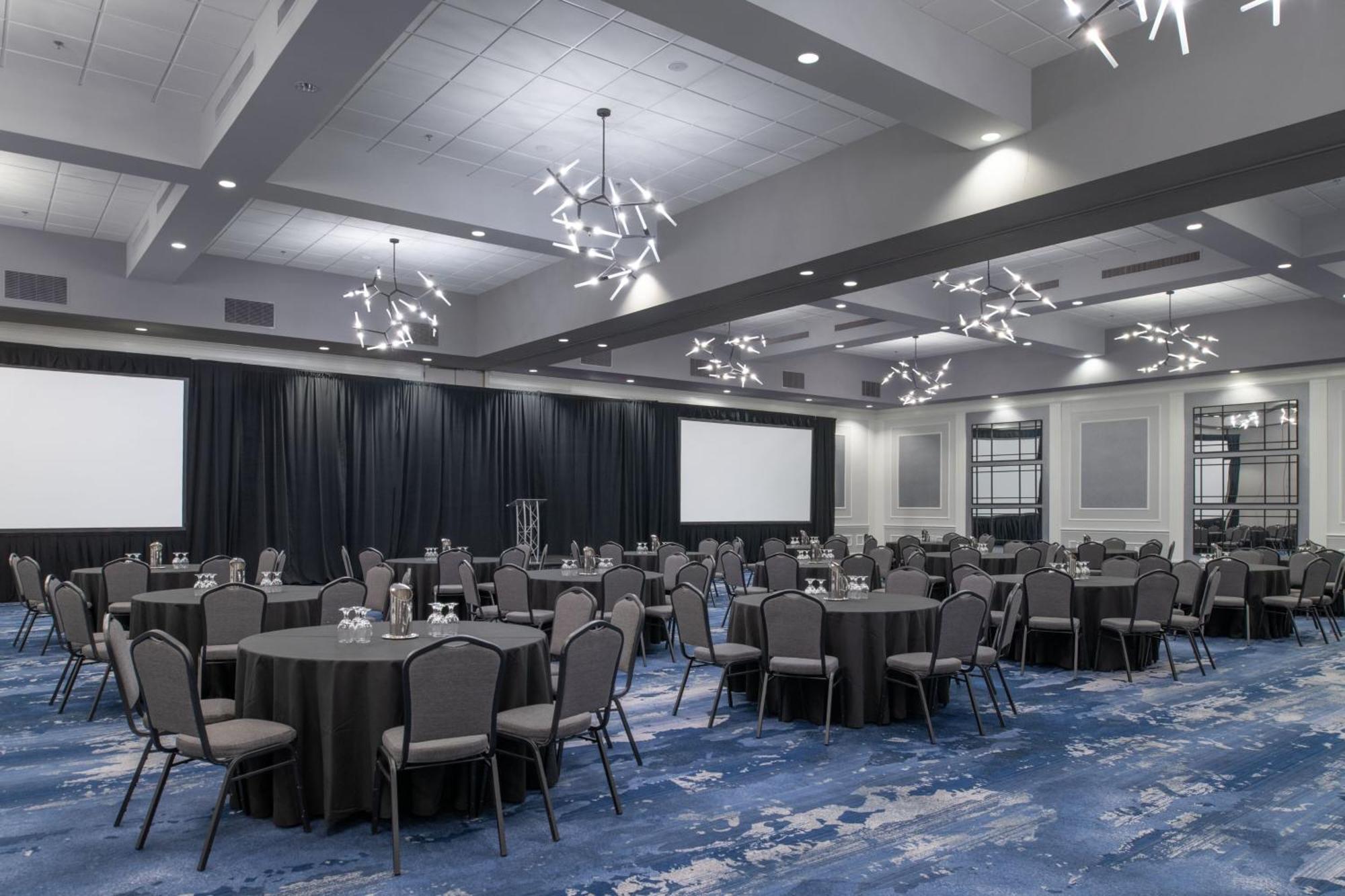 Sheraton Framingham Hotel & Conference Center Экстерьер фото