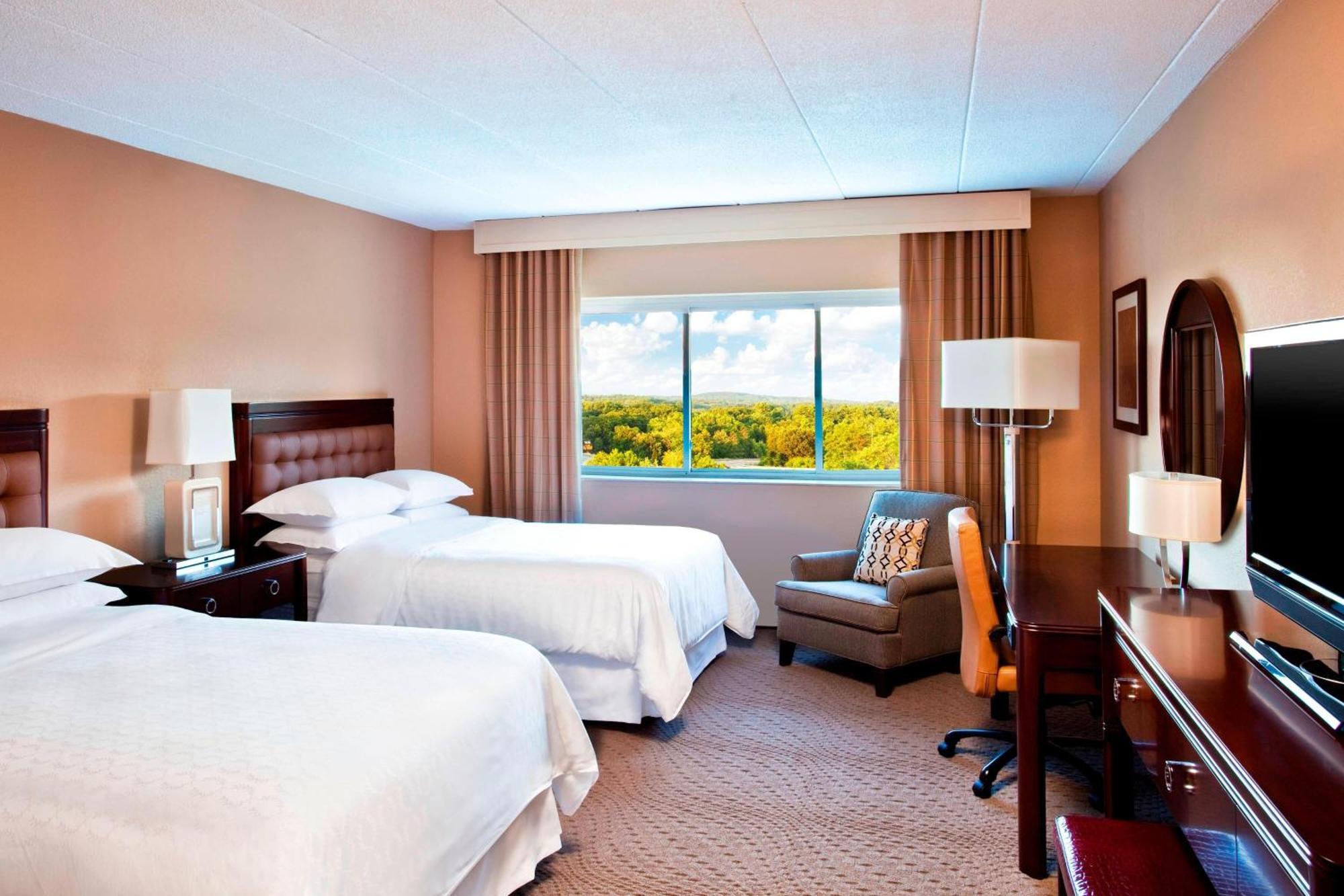 Sheraton Framingham Hotel & Conference Center Экстерьер фото