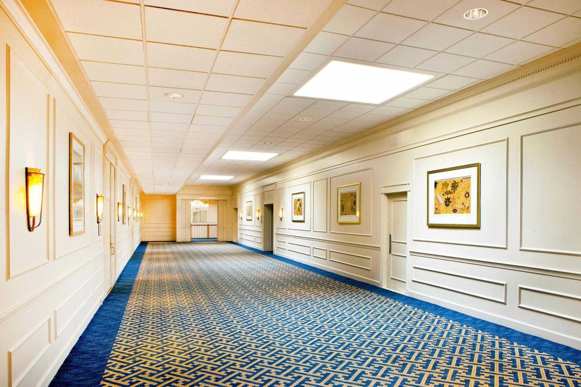 Sheraton Framingham Hotel & Conference Center Экстерьер фото