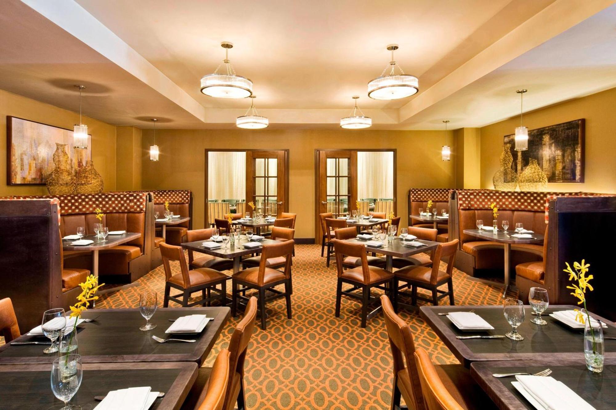 Sheraton Framingham Hotel & Conference Center Экстерьер фото