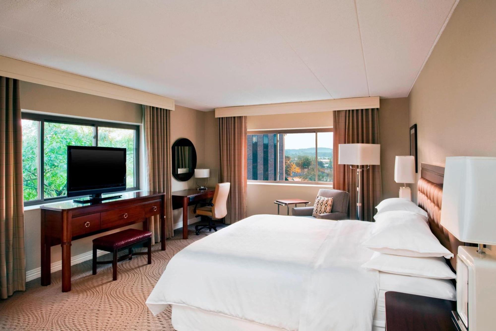 Sheraton Framingham Hotel & Conference Center Экстерьер фото
